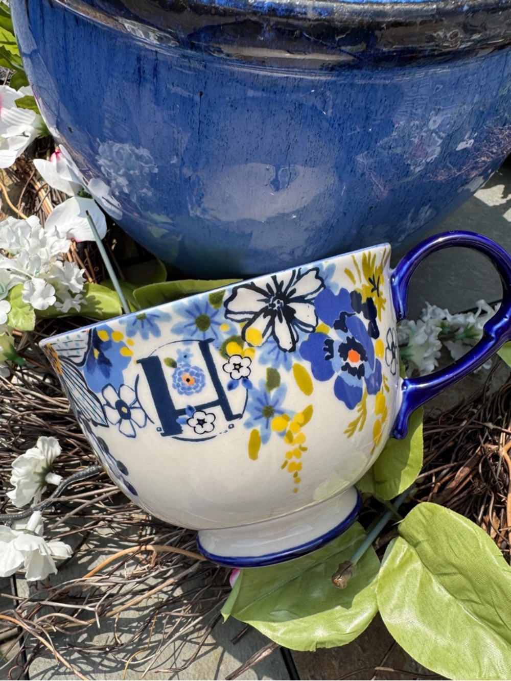Anthropologie H Mug